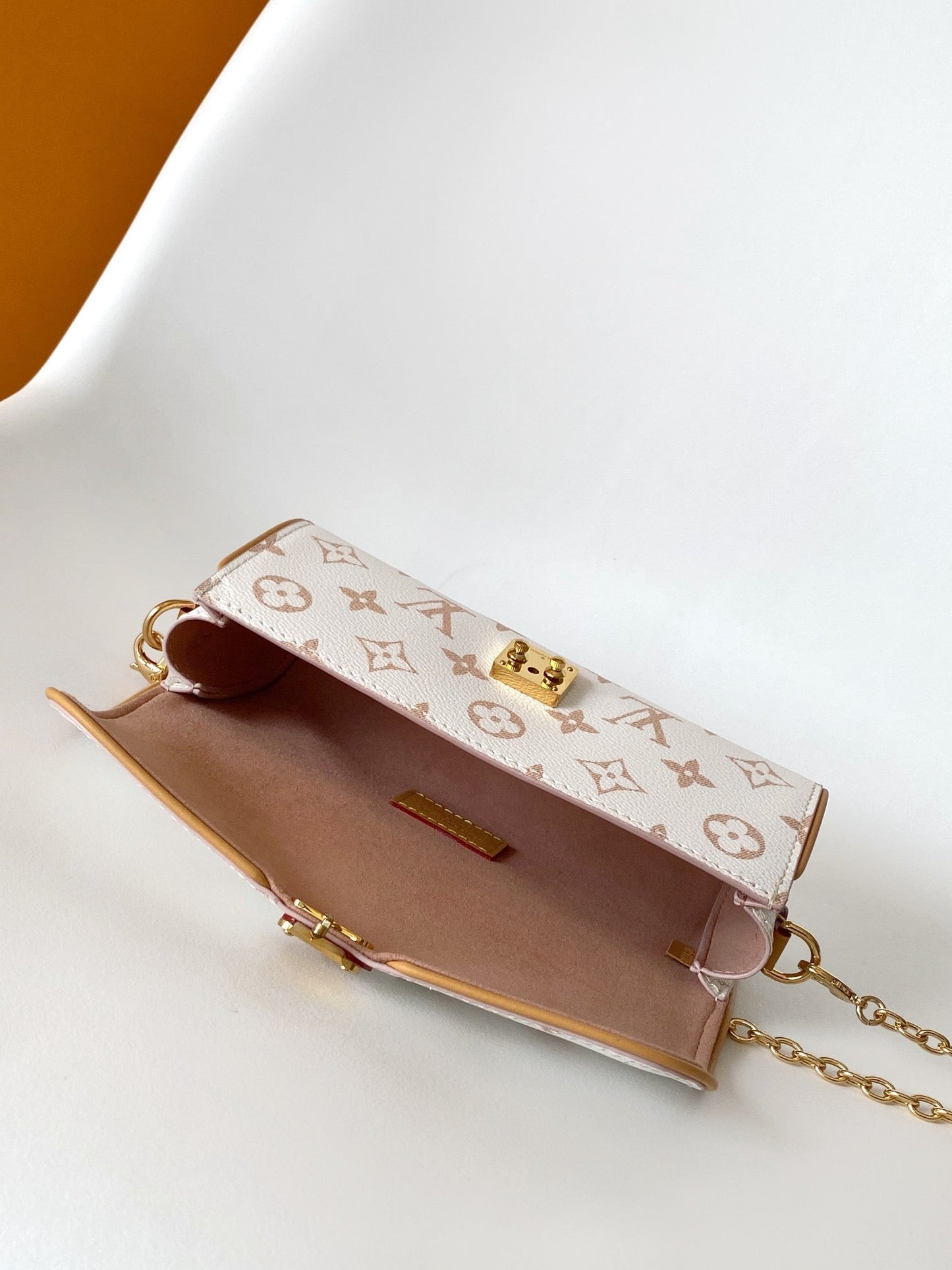 Pochette Camille Autres Toiles Monogram M26583