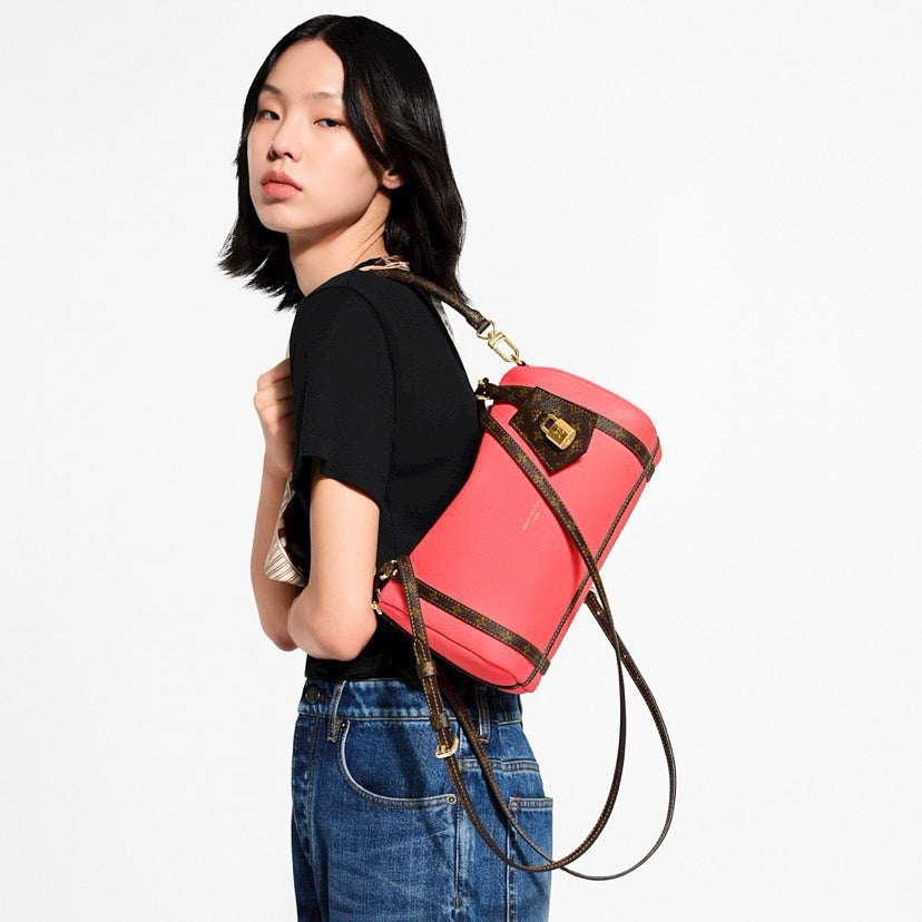 2026 Express PM Handbag in Bright Pink Grained Calfskin M29092