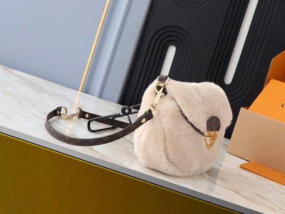 Ski Cozygram Series Sunset Handbags M12097
