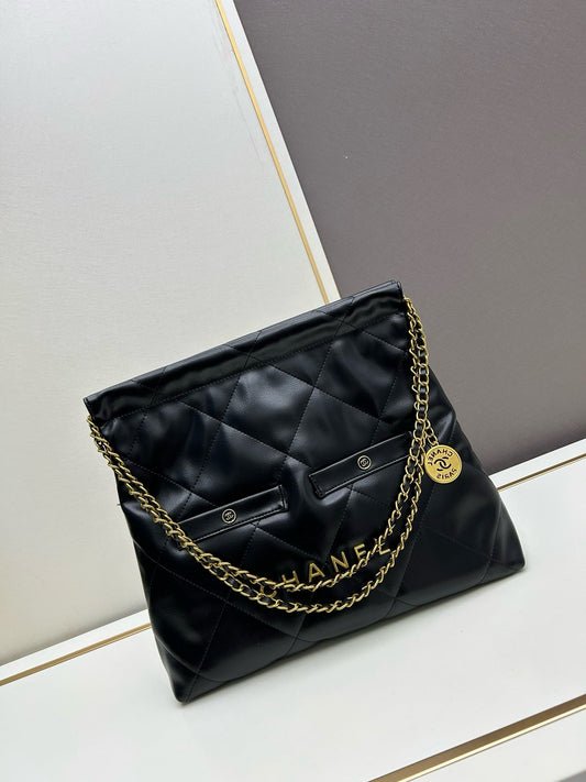 22 Handbag with Pockets Shiny Calfskin & Gold-Tone Metal Black AS3981 B16652 94305