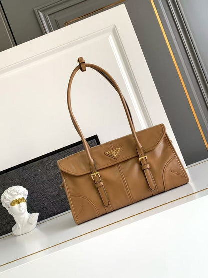 Medium Leather Shoulder Bag 1BD376