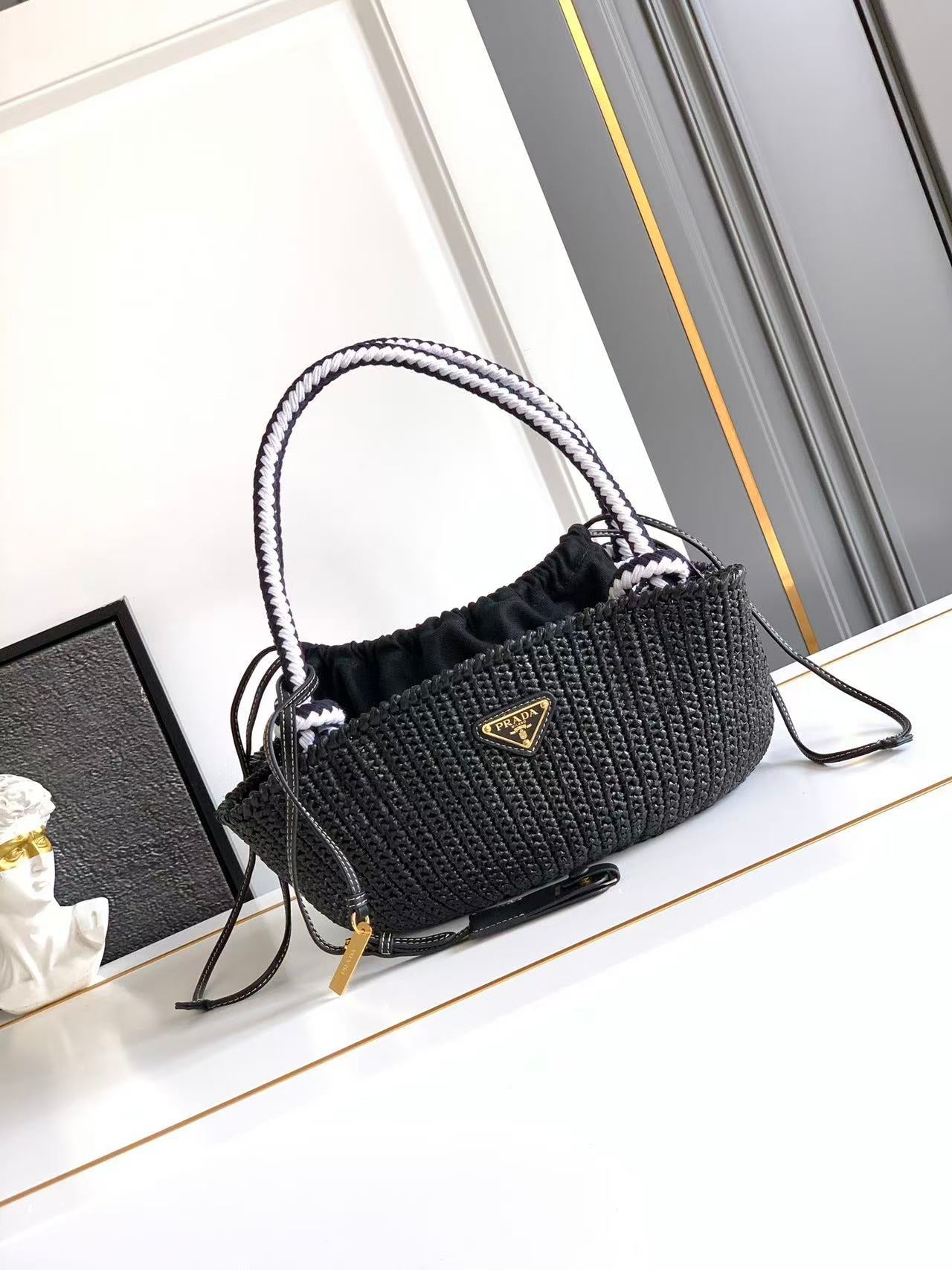 Small crochet tote bag 1BG422_2C2T_F0ES7_V_OOL