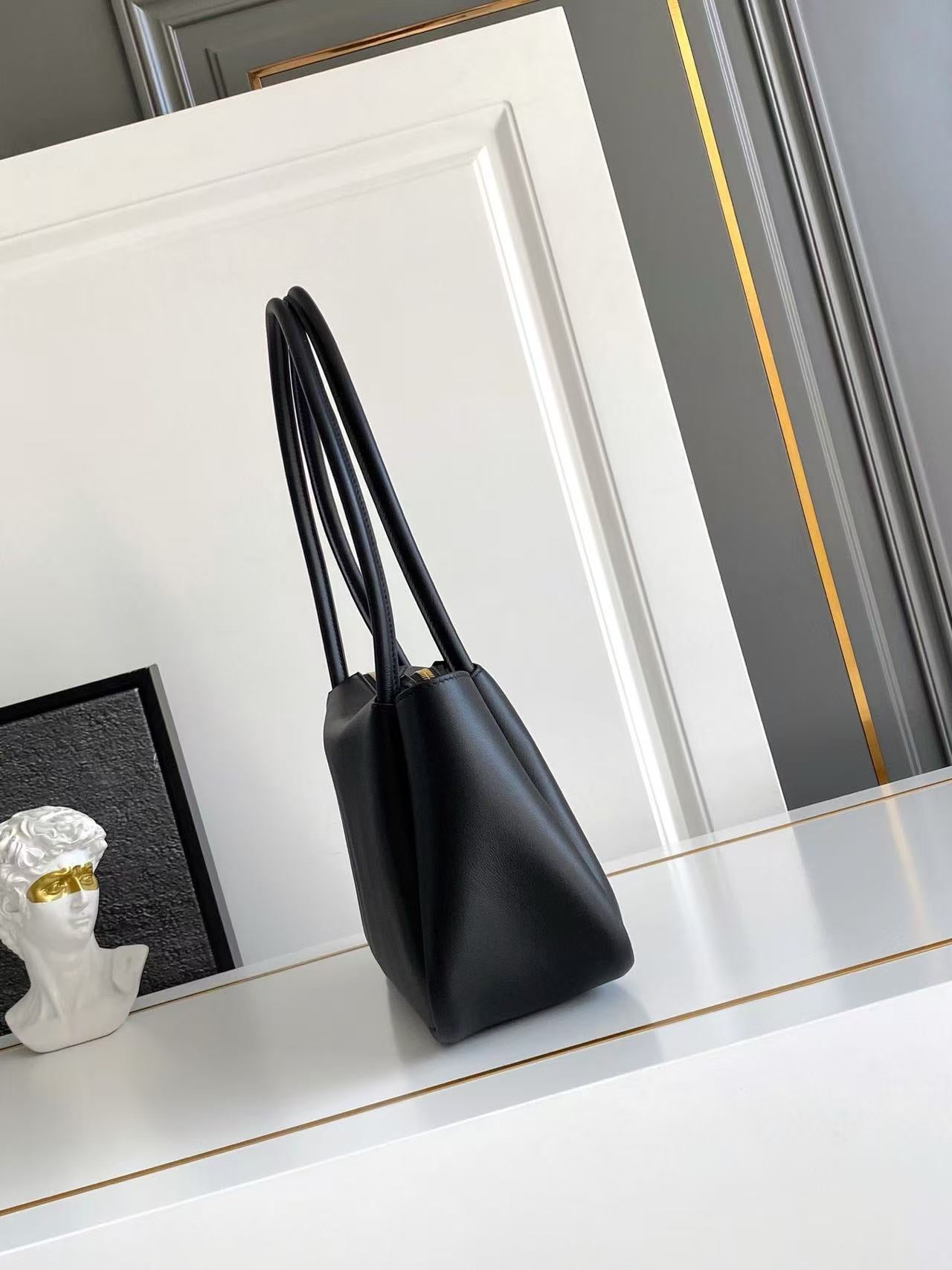Darling medium leather shoulder bag 1BA444