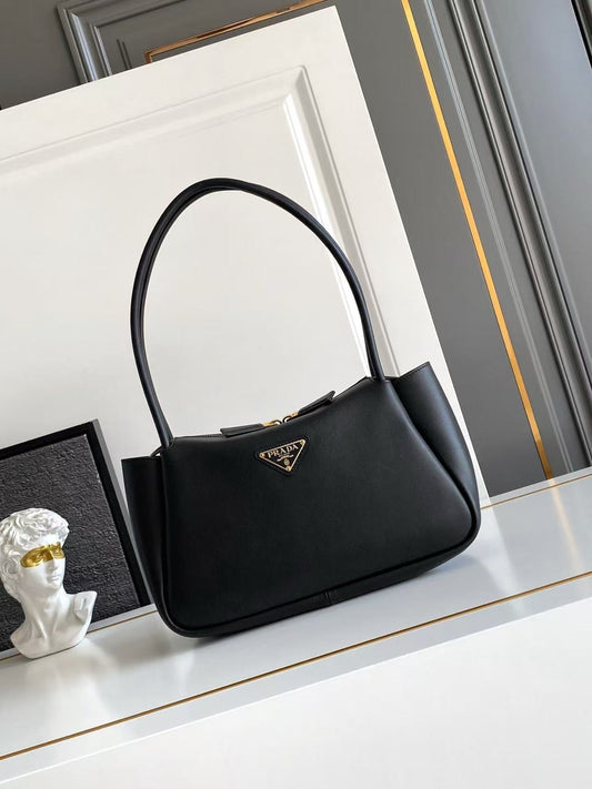 Darling medium leather shoulder bag 1BA444
