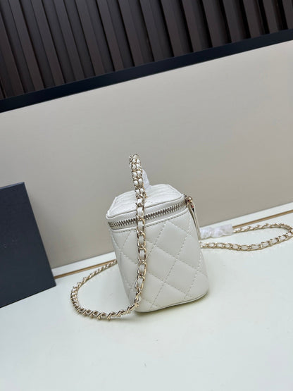 Long Vanity with Chain White Lambskin & Gold-Tone Metal  AP5182 B10307 10601