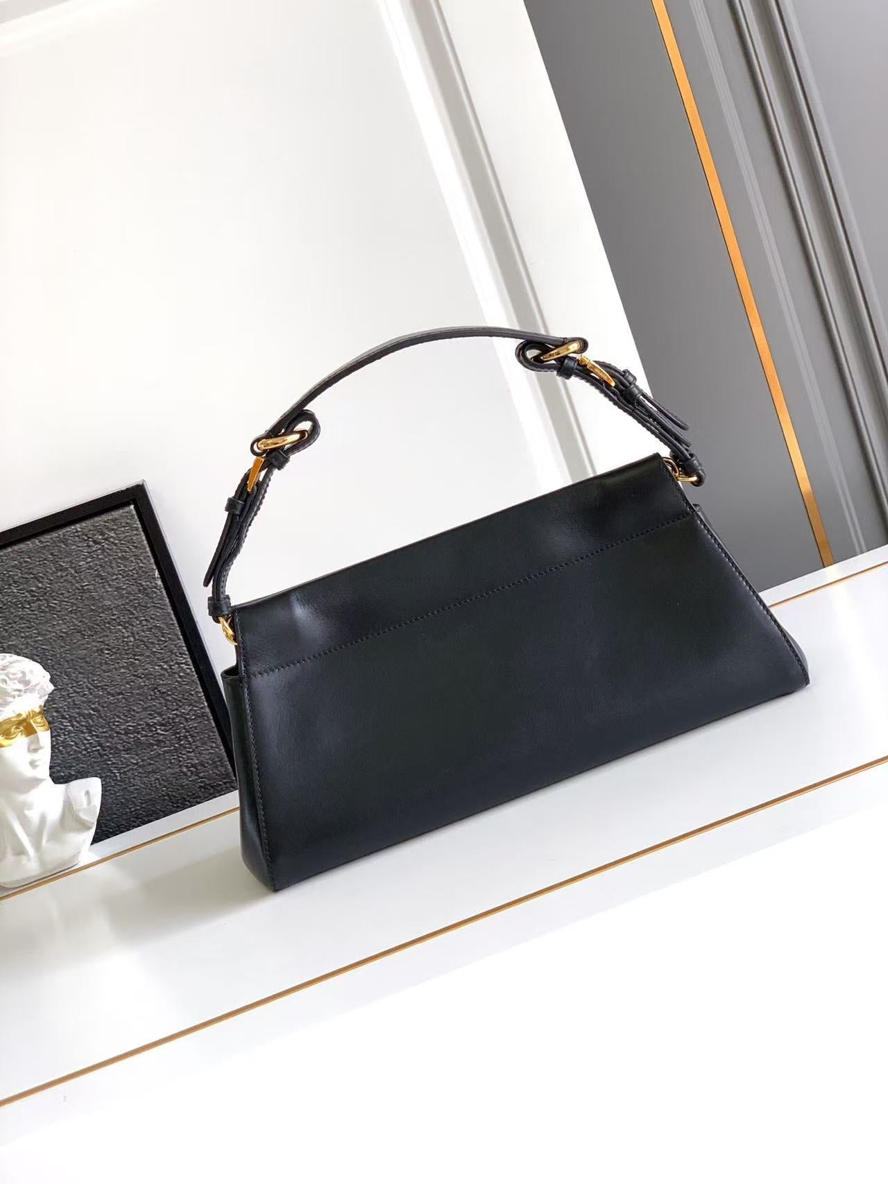 Enchainé handbag