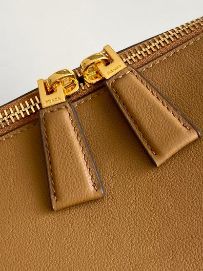 Darling medium leather shoulder bag 1BA444