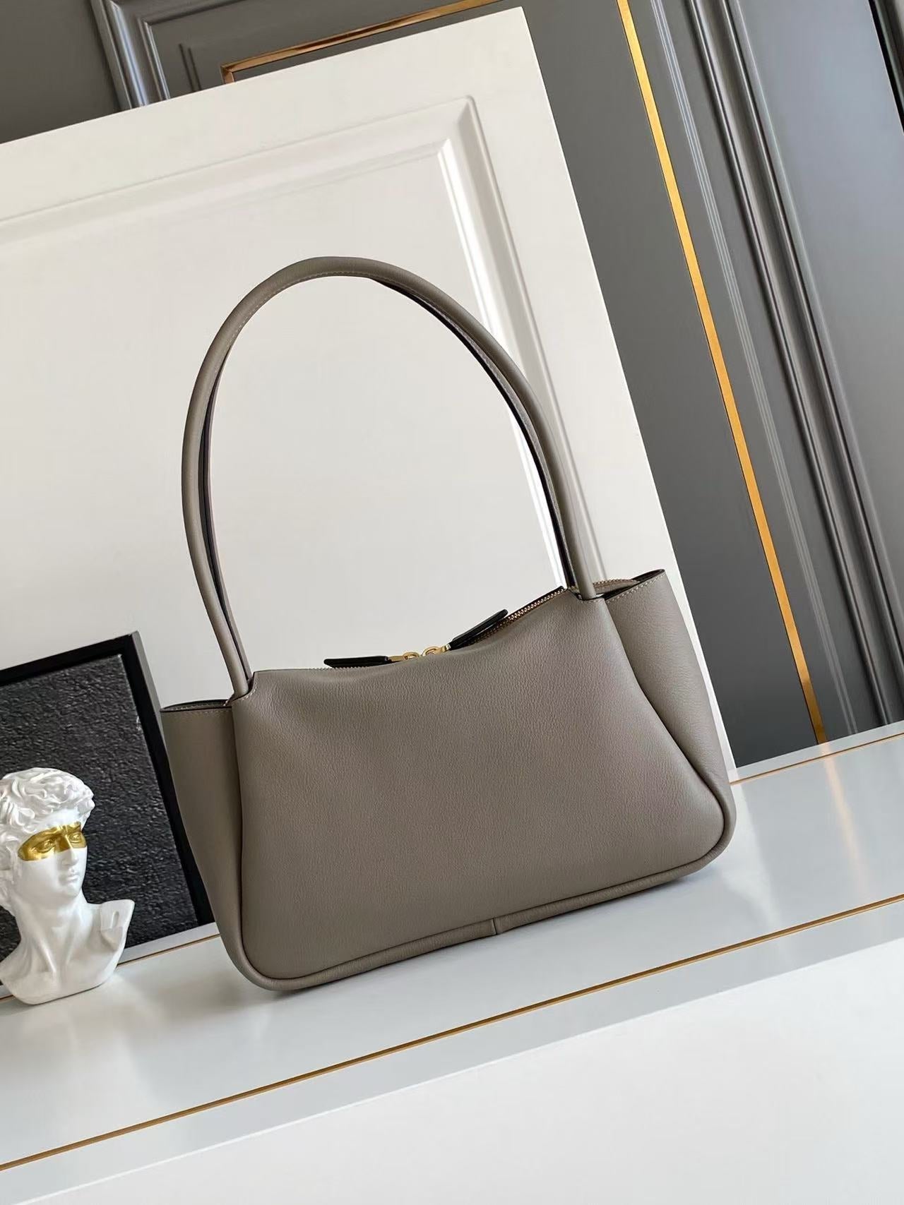 Darling medium leather shoulder bag 1BA444