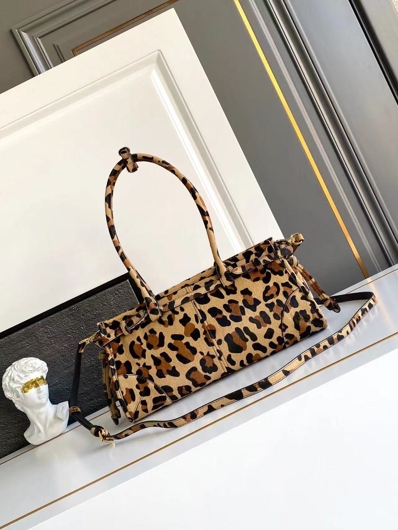 Bonnie medium printed leather handbag 1BA426_2C7B_F0151_V_MOO