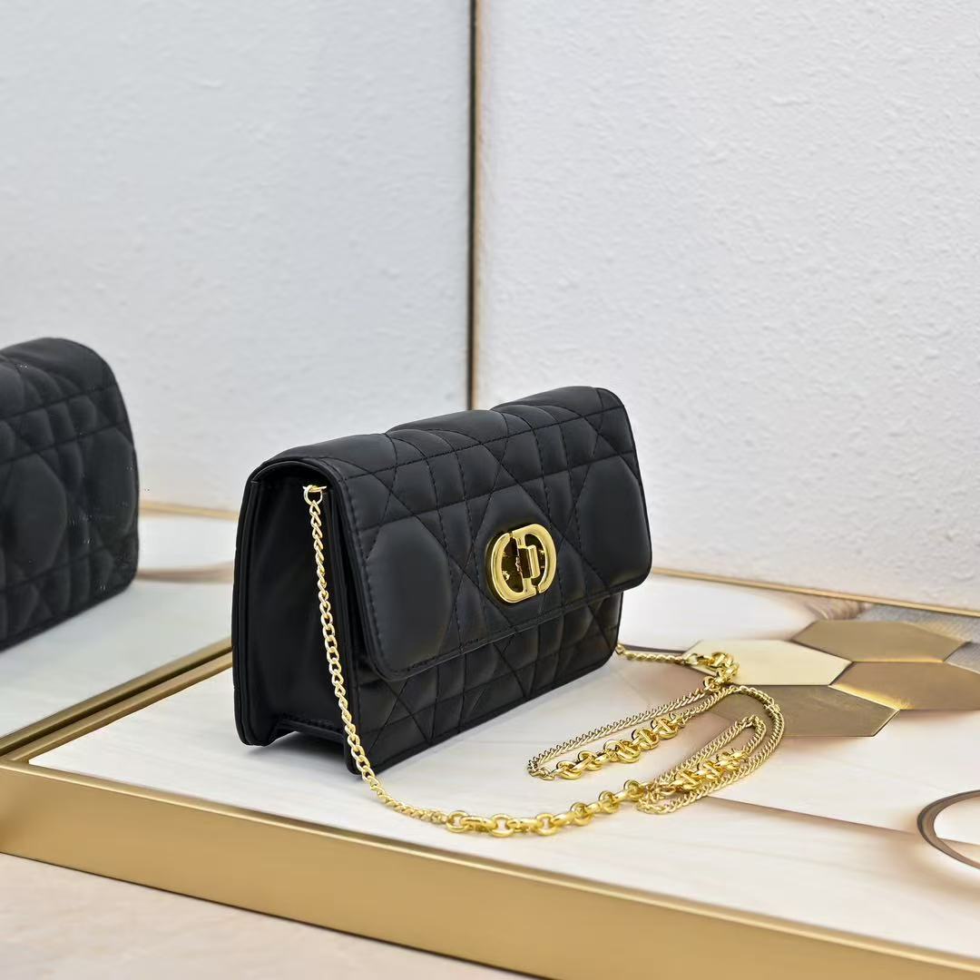 Caro Pouch with Chain Supple Cannage Lambskin