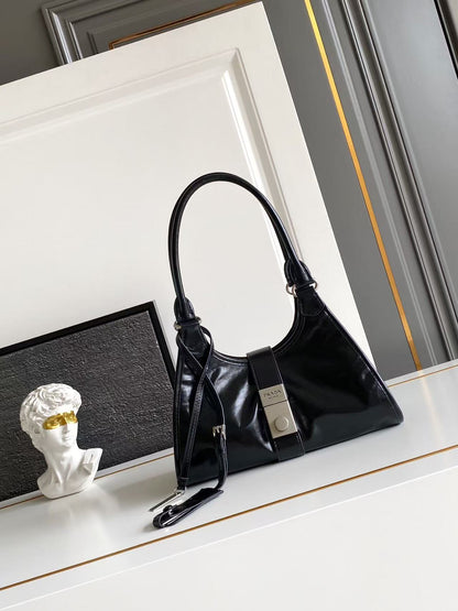 Medium Leather Tote Bag 1BG563
