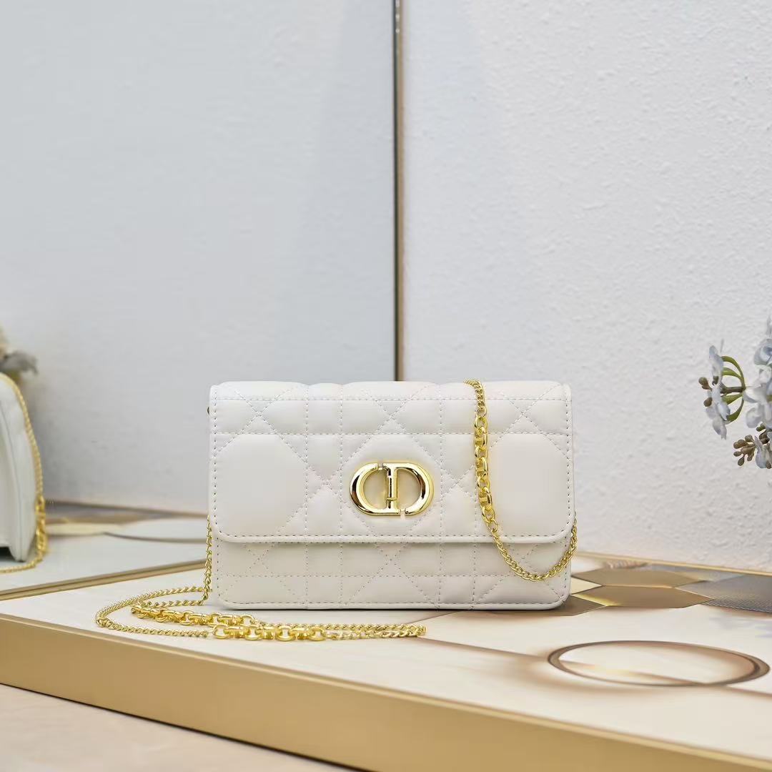 Caro Pouch with Chain Supple Cannage Lambskin