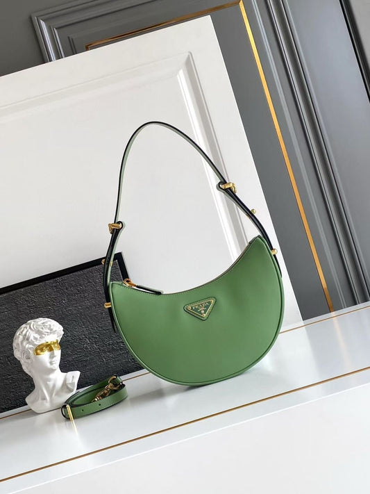 Arqué small leather shoulder bag 1BC194