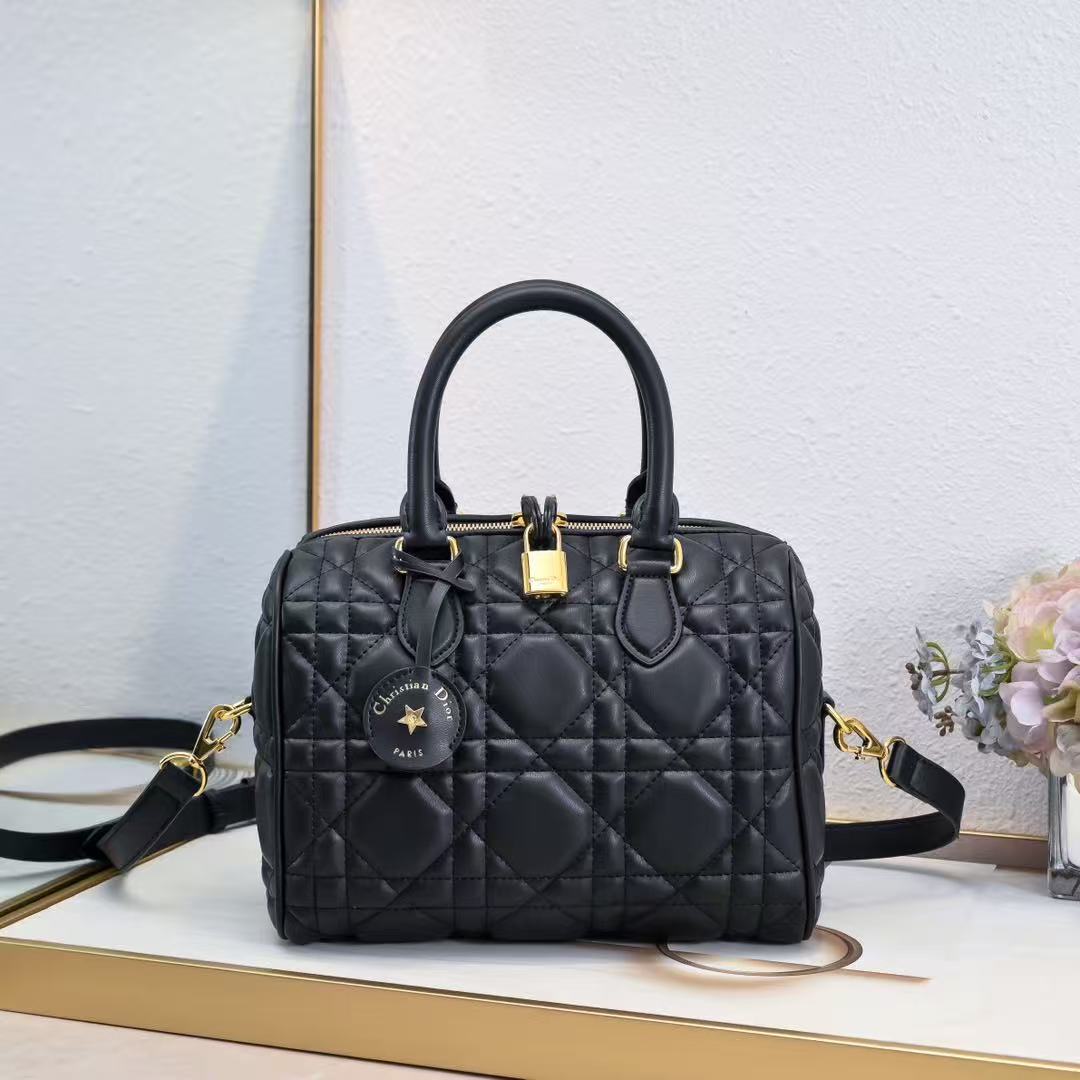 Groove 25 handbag
