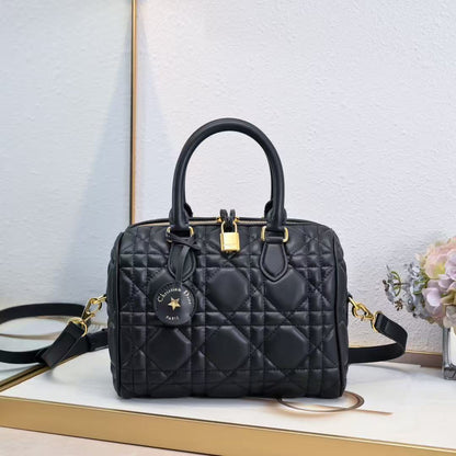 Groove 25 handbag