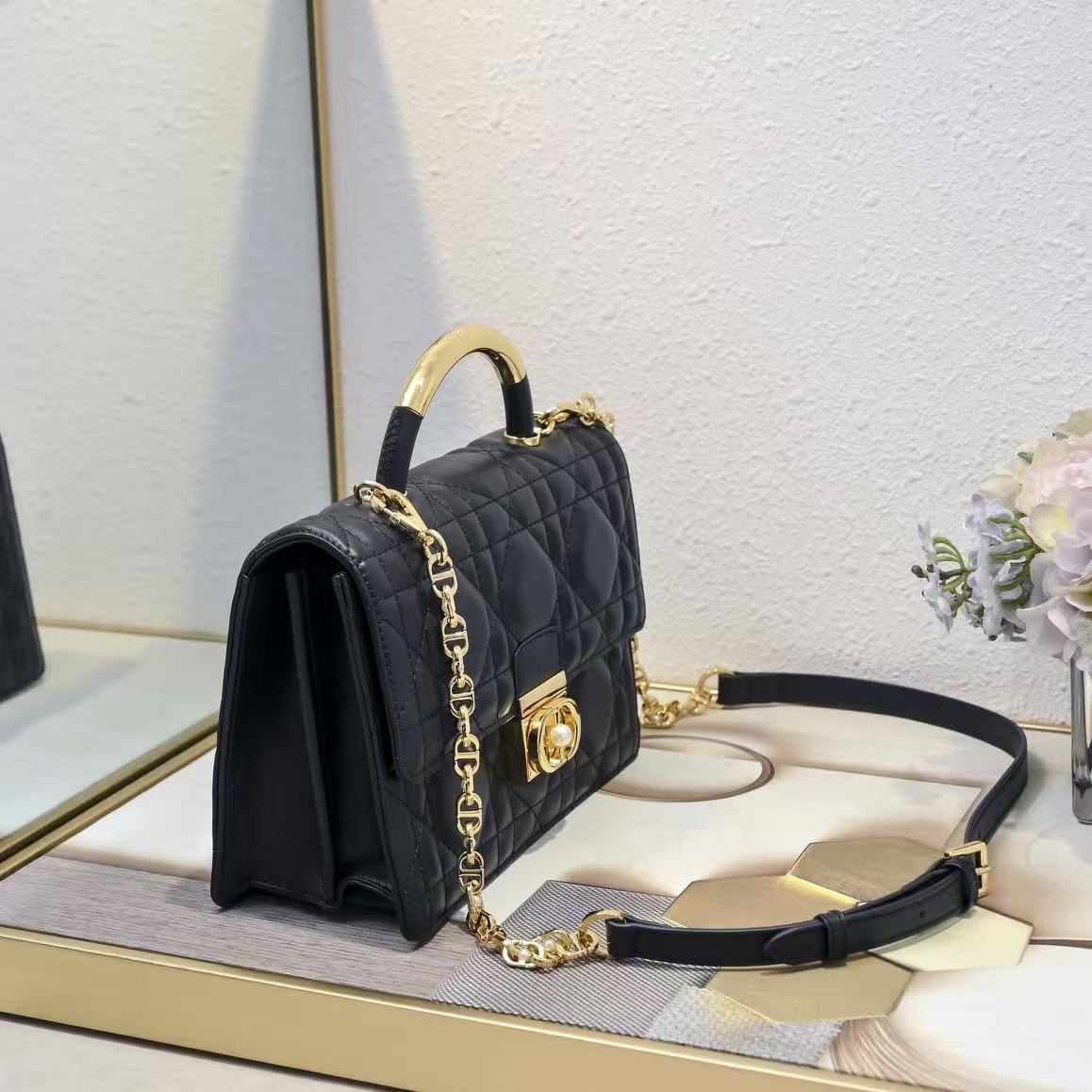 Medium DR Ange Bag Black Macrocannage Lambskin M9402UBAX_M900
