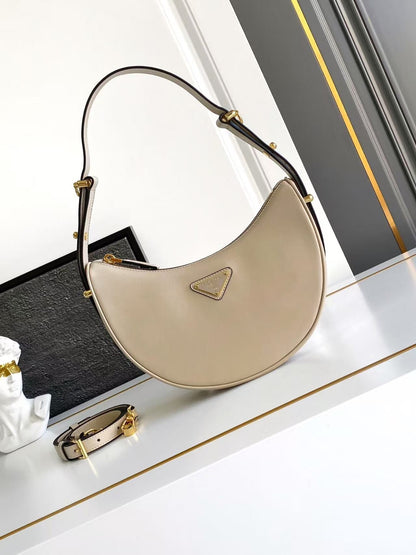 Arqué small leather shoulder bag 1BC194