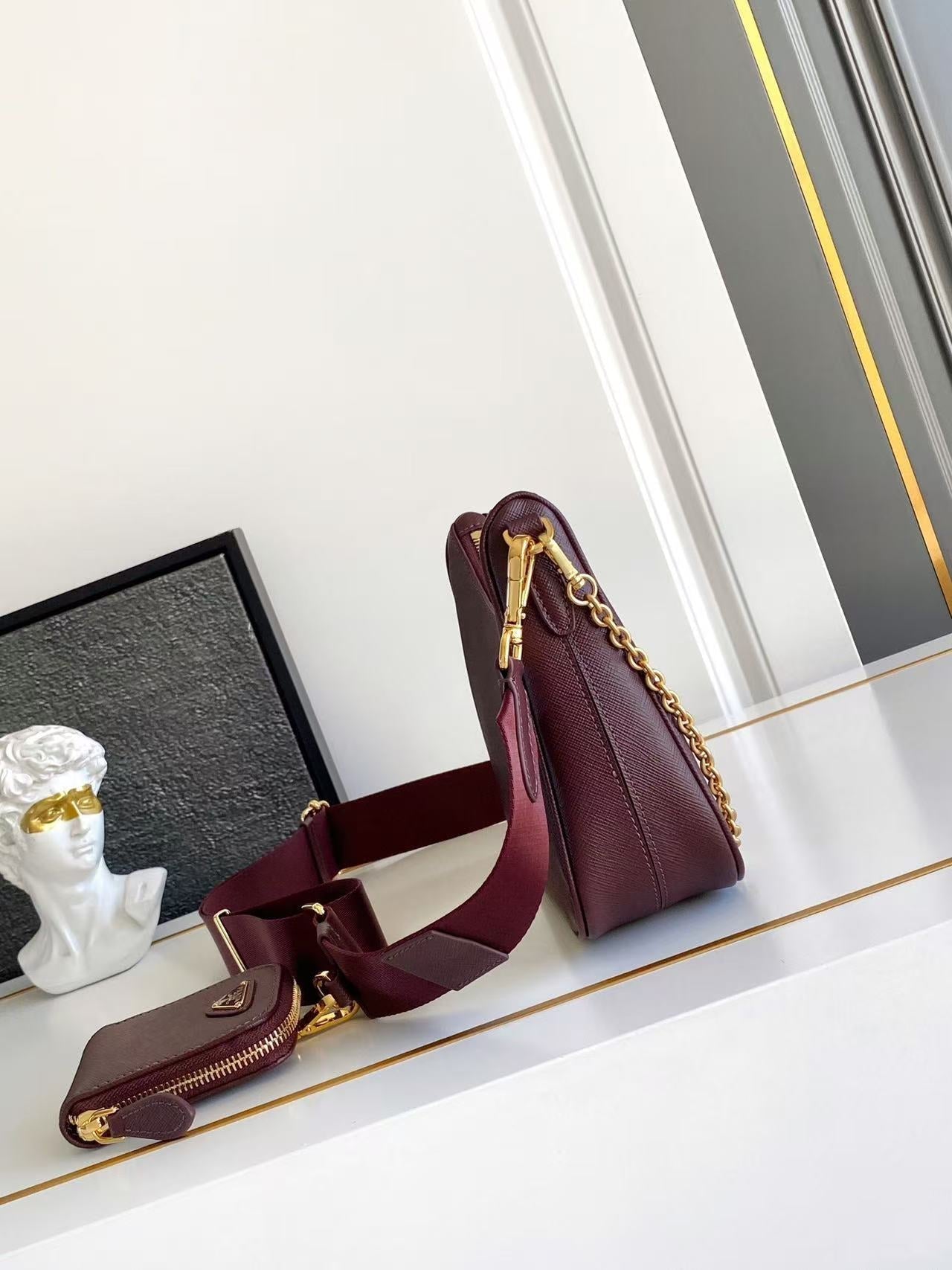 Re-Edition 2005 Saffiano leather bag 1BH204