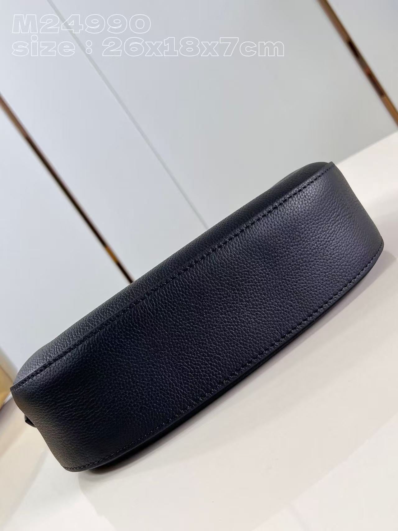 Classic Cardigan Men's Chest Bag Series