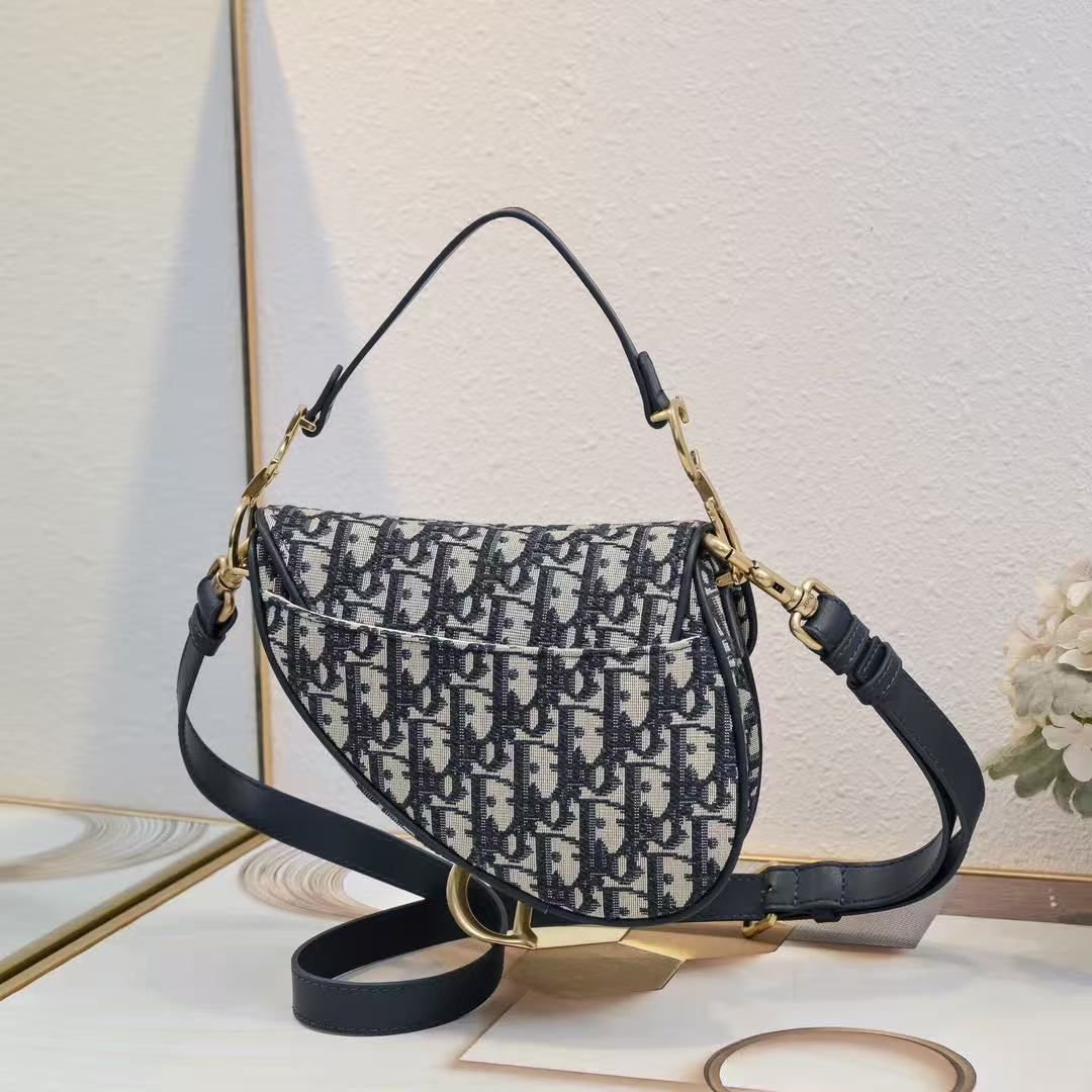 Grained Lether Saddle Bag