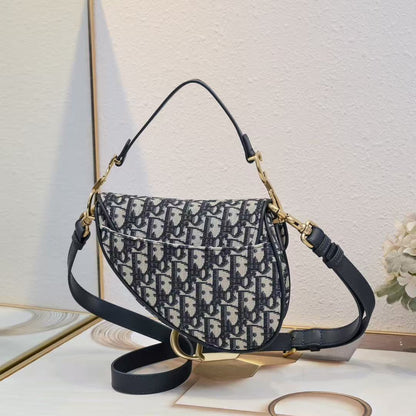 Grained Lether Saddle Bag