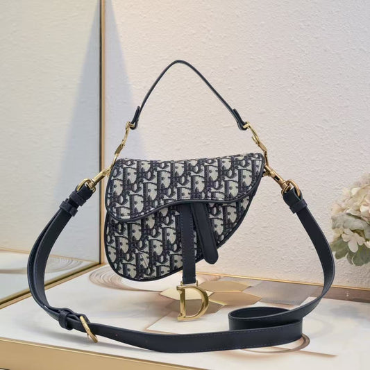 Grained Lether Saddle Bag