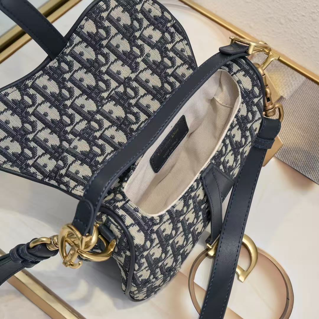 Grained Lether Saddle Bag