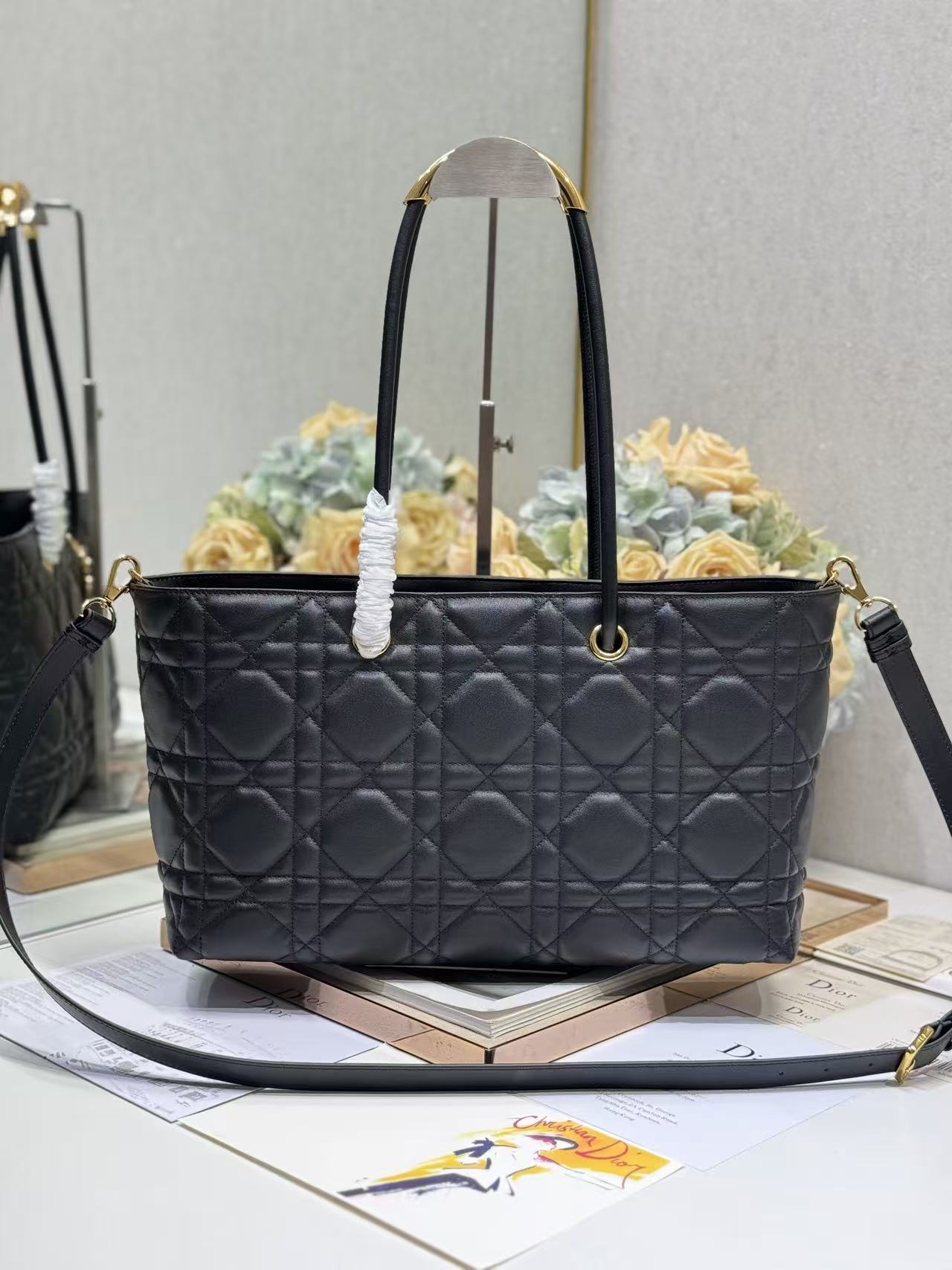 Medium DR Toujours Bag Black Macrocannage Calfskin M2610UBAX_M900