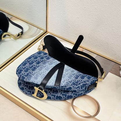 Grained Lether Saddle Bag