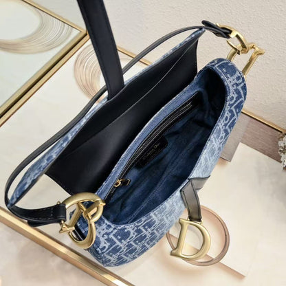 Grained Lether Saddle Bag