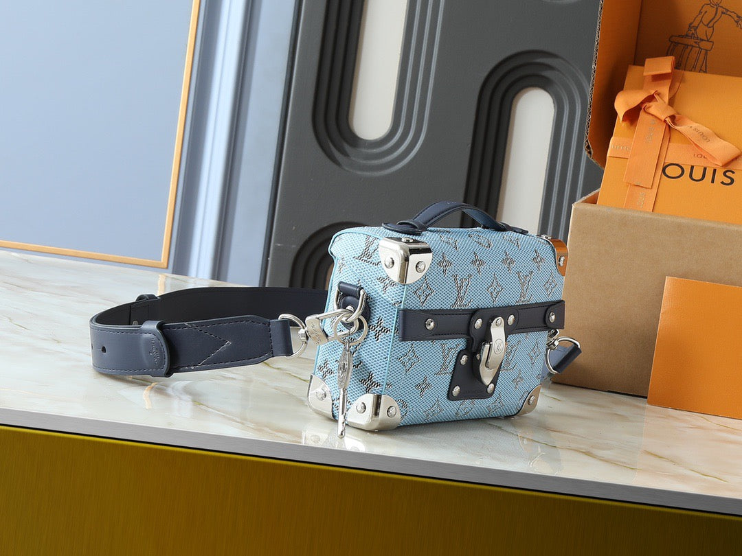 Soul Trunk Monogram Other Canvas Handbag M15035