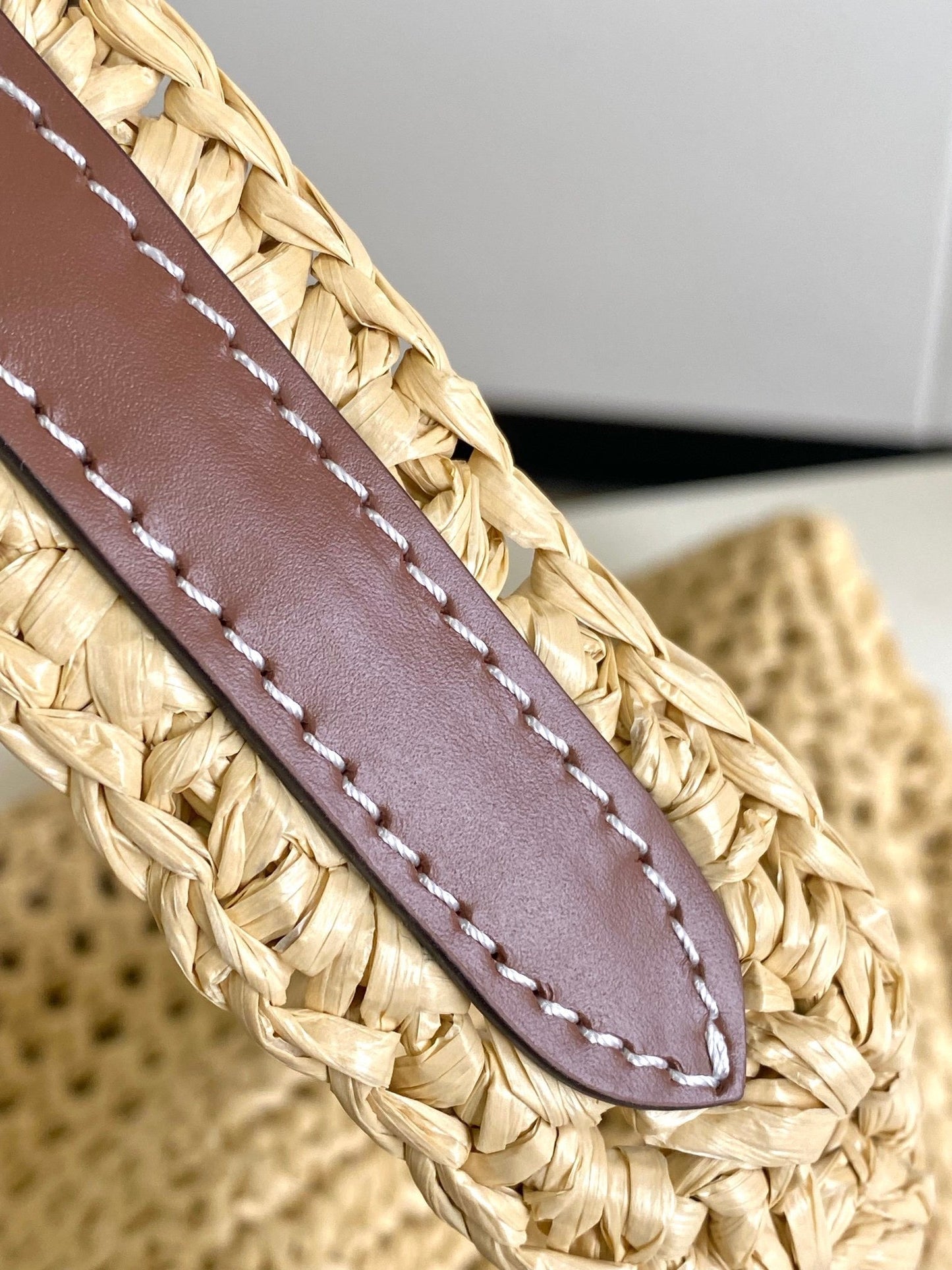 OnTheGo MM Raffia M24723