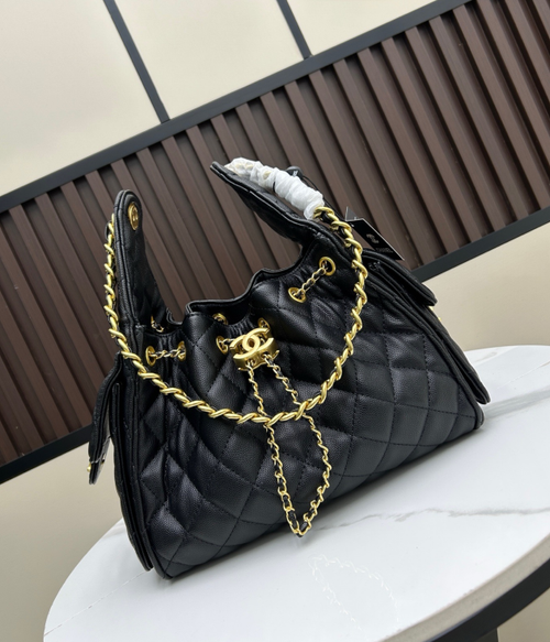 25 Small Handbag Grained Calfskin & Gold-Tone Metal Black AS5293 B20304 94305