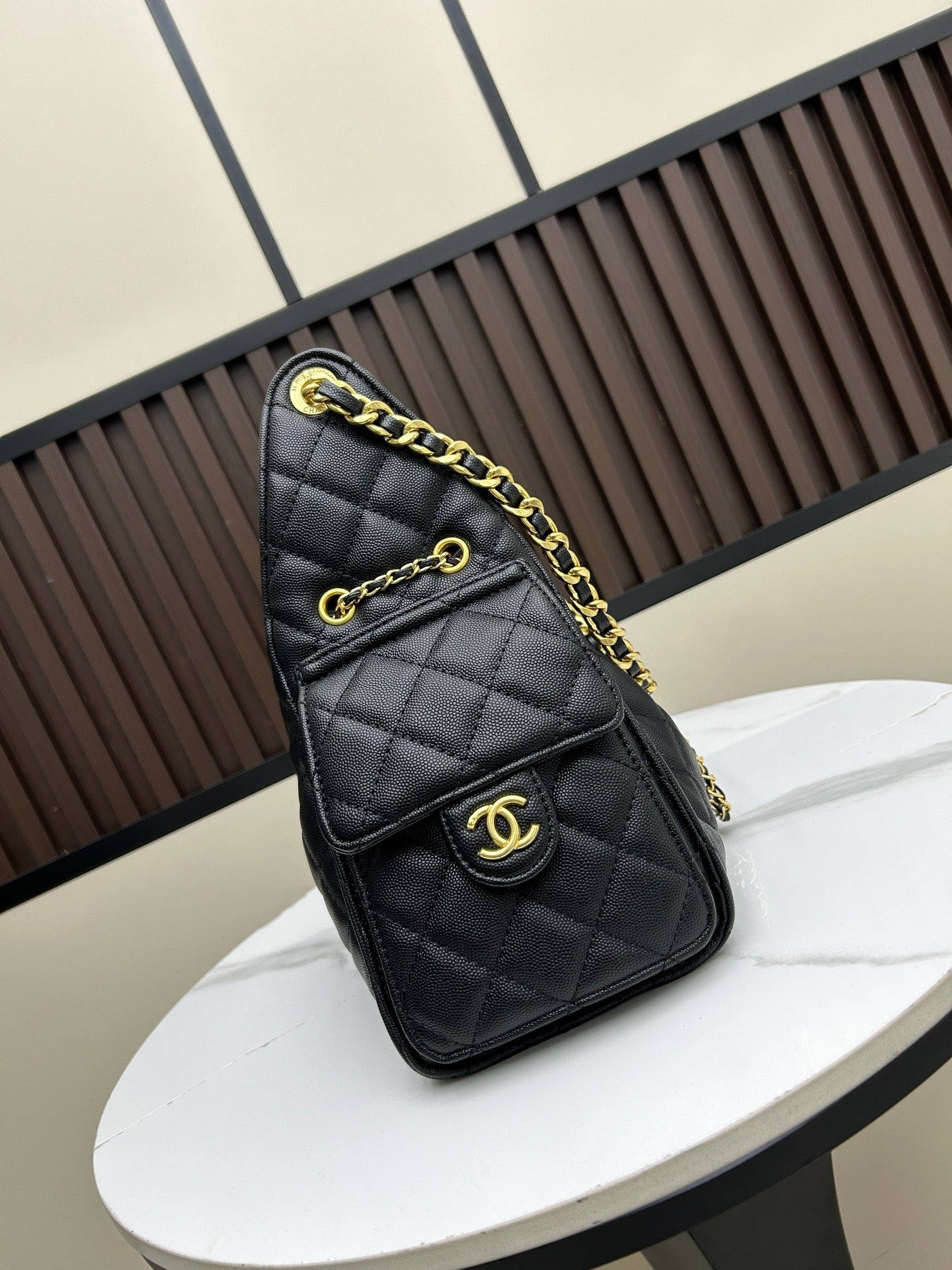25 Small Handbag Grained Calfskin & Gold-Tone Metal Black AS5293 B20304 94305