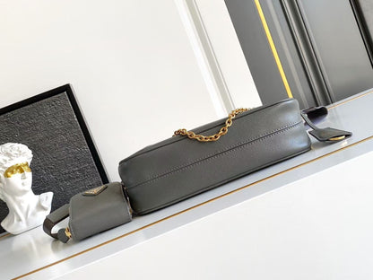Re-Edition 2005 Saffiano leather bag 1BH204