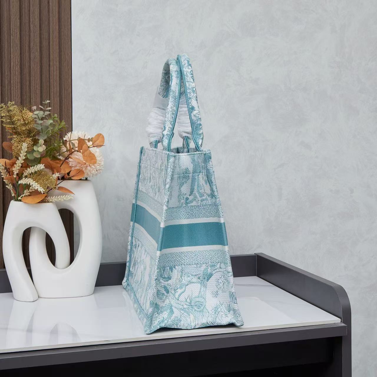 Medium DR Book Tote