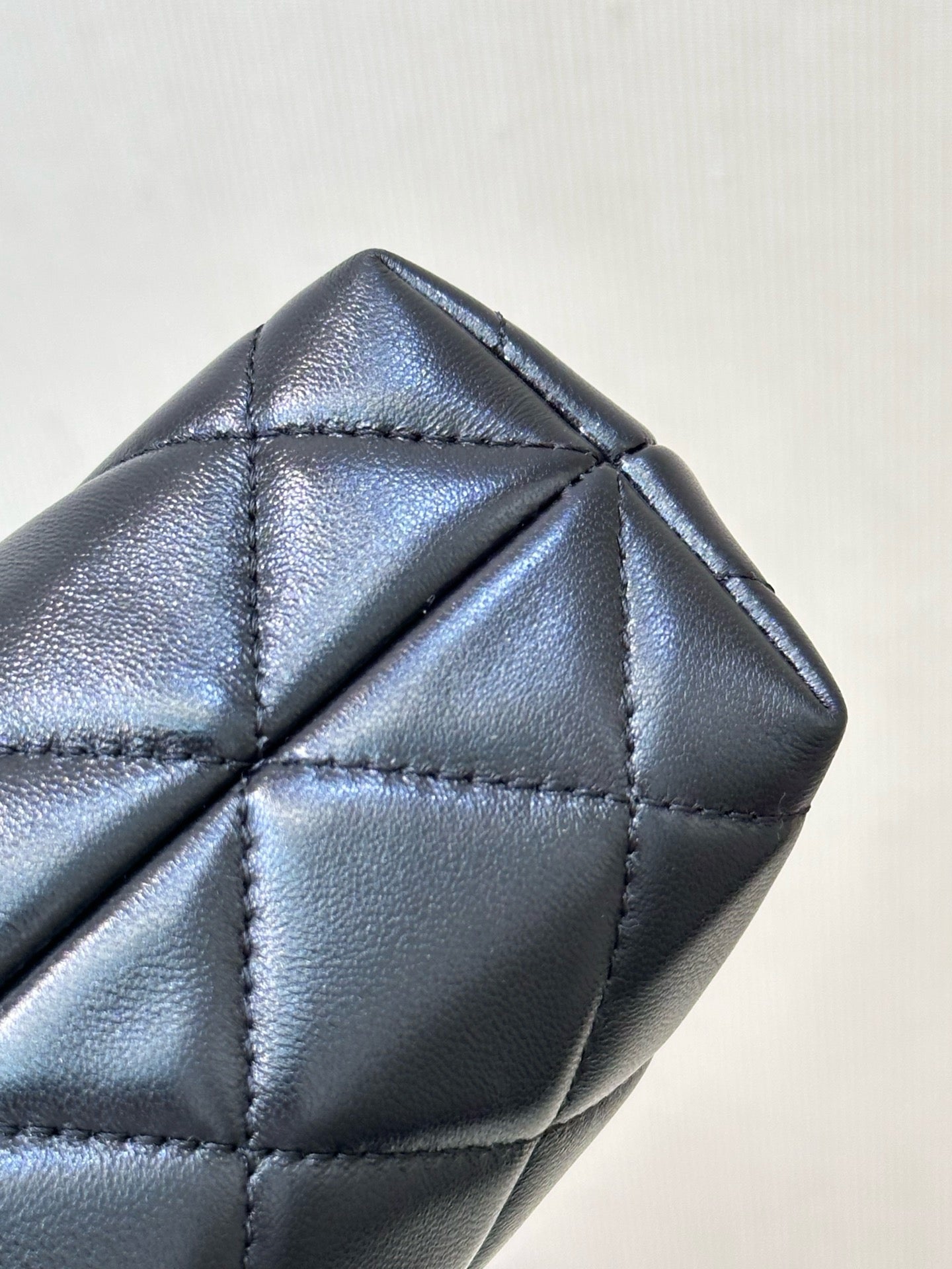 2026 Spring/Summer Collection Classic Small Tote Bag in Black Diamond-Quilted Lambskin AS6248 B24030 94305