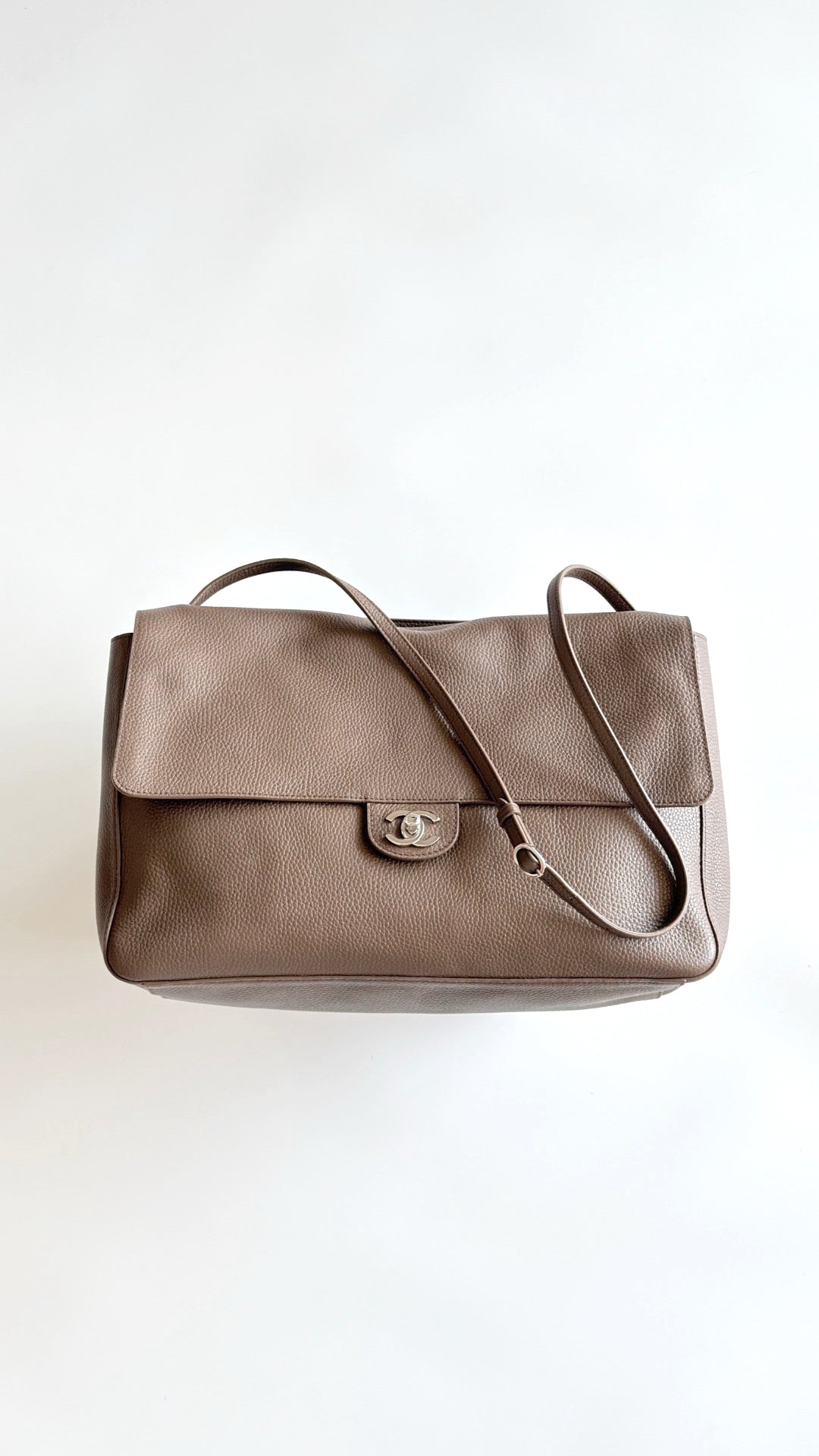 2026 Spring/Summer Collection Oversized Flap Bag in Light Brown Grained Calfskin AS6233-B24008-U8391