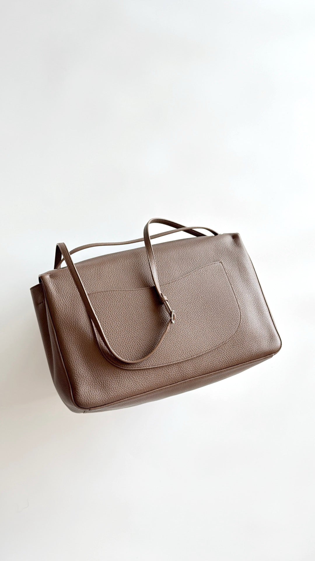 2026 Spring/Summer Collection Oversized Flap Bag in Light Brown Grained Calfskin AS6233-B24008-U8391