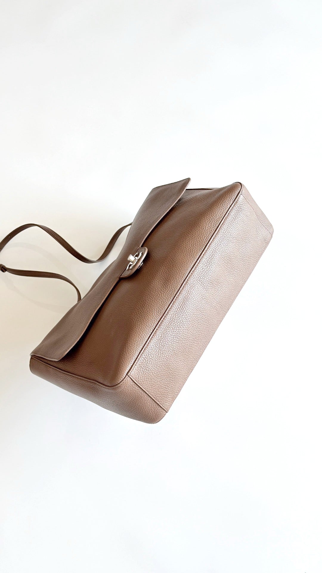 2026 Spring/Summer Collection Oversized Flap Bag in Light Brown Grained Calfskin AS6233-B24008-U8391