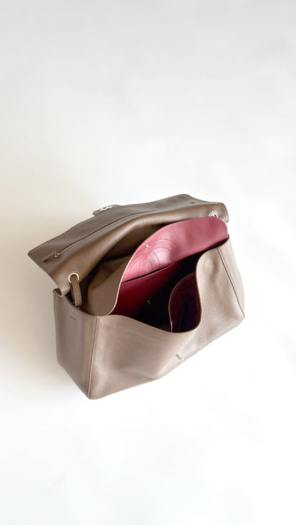 2026 Spring/Summer Collection Oversized Flap Bag in Light Brown Grained Calfskin AS6233-B24008-U8391