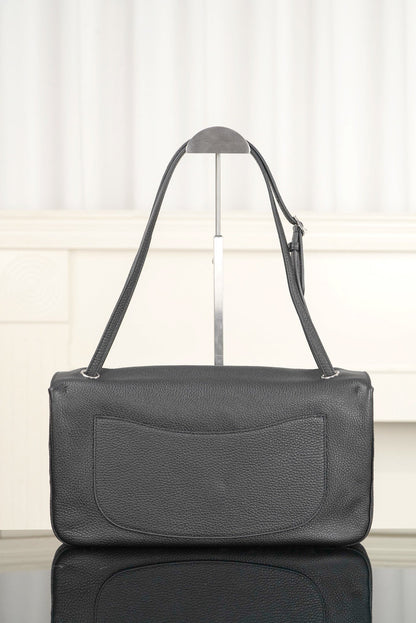 2026 Maxi Flapbag Black Grained Calfskin AS6231 B24008 94305