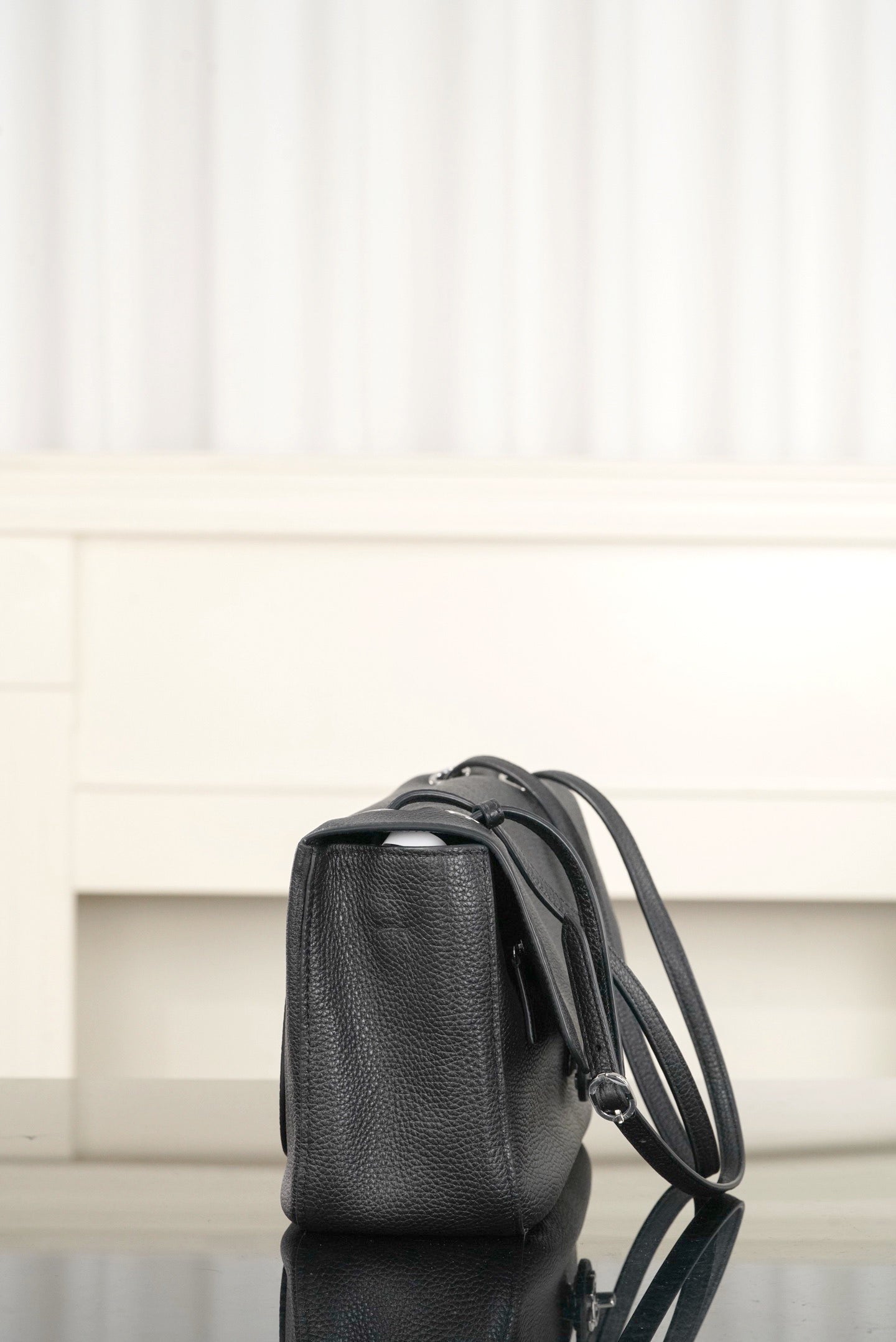 2026 Maxi Flapbag Black Grained Calfskin AS6231 B24008 94305
