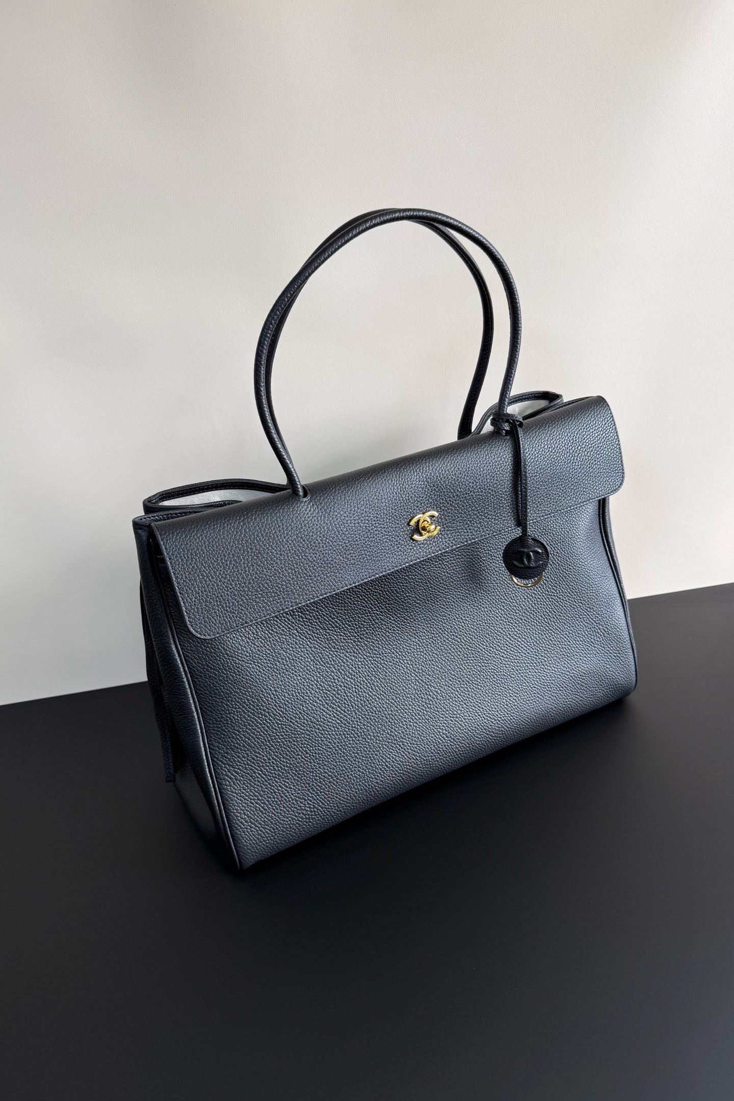 2026 Large Shopping Bag - Black Premium Grained Calfskin Tote AS6289 B24248 94305