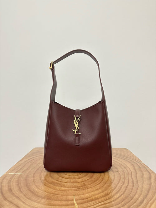 2026 Le 5 à 7 Supple Rouge Legion/Burgundy Small Leather Shoulder Bag 713938AAAUQ6475