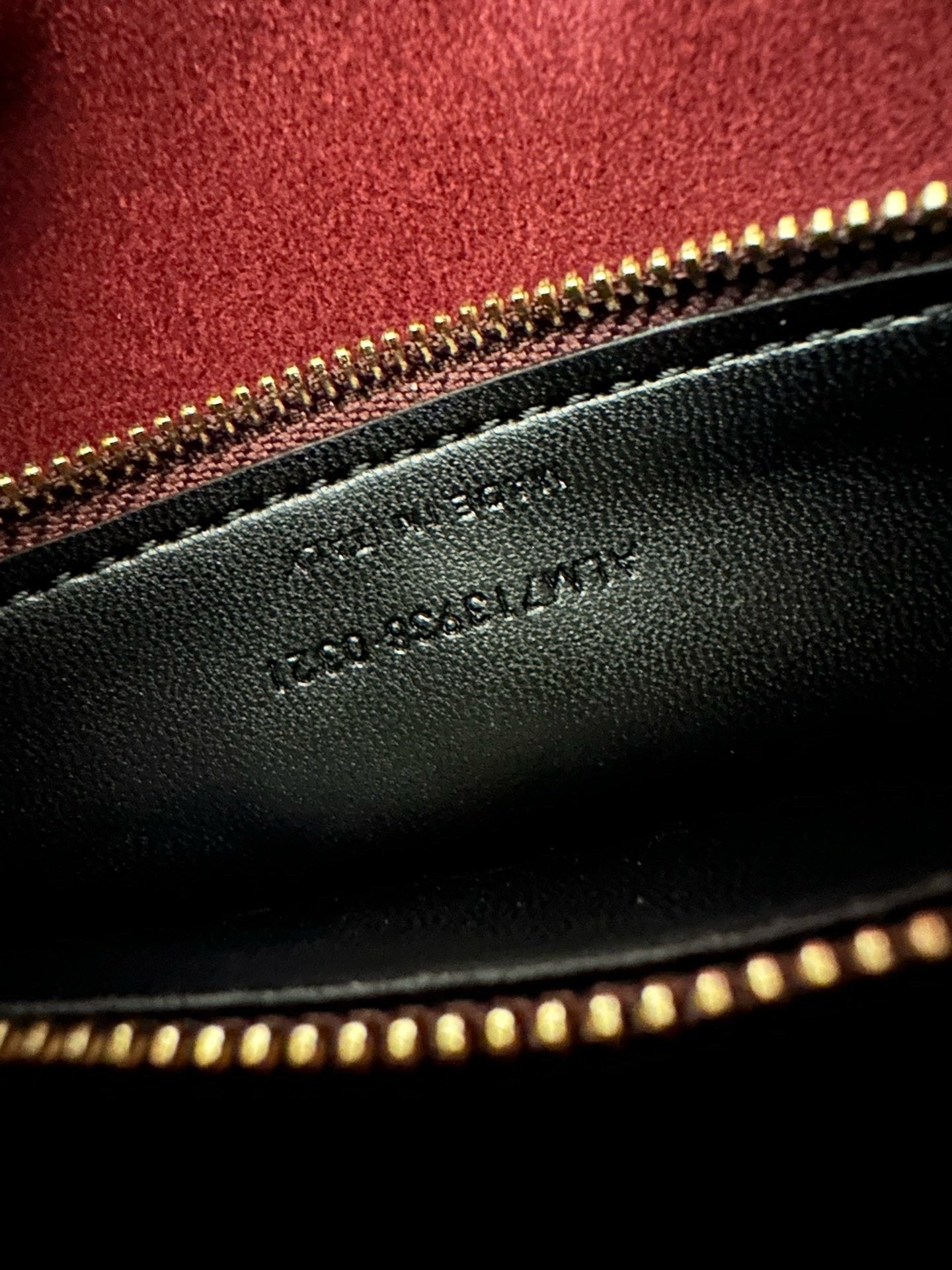 2026 Le 5 à 7 Supple Rouge Legion/Burgundy Small Leather Shoulder Bag 713938AAAUQ6475