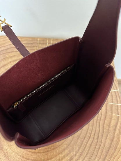 2026 Le 5 à 7 Supple Rouge Legion/Burgundy Small Leather Shoulder Bag 713938AAAUQ6475