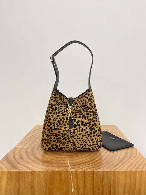 2026 LE 5 À 7 Soft Small Leopard-Print Horsehair Shoulder Bag 713938AAD0J2790