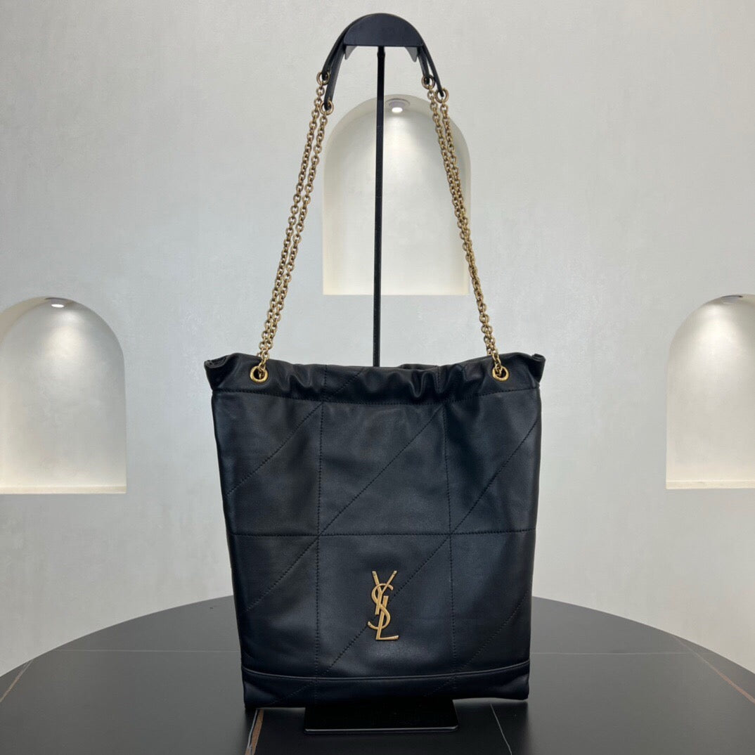 2026 Jamie 4.3 Pochon Black Lambskin Drawstring Bucket Bag 781666AAB321000
